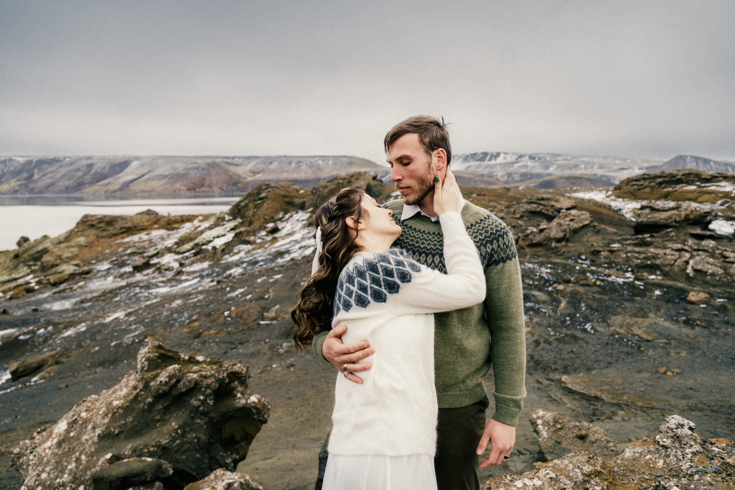 icelandic eloepement wedding couple autumn
